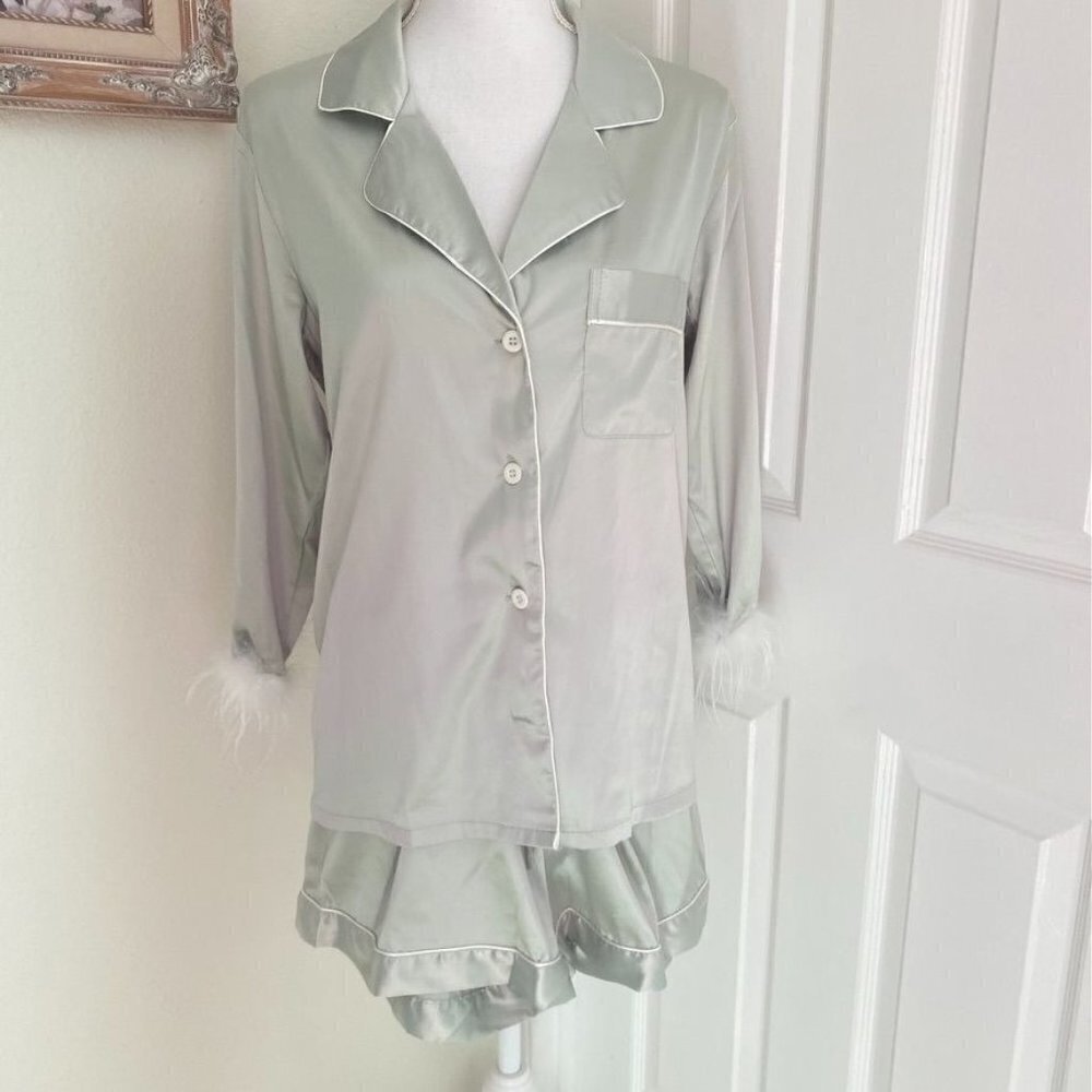 2-Piece Pajama Short Set Sz Small Silky Light Green 3/4 Sleeves Boa Trim